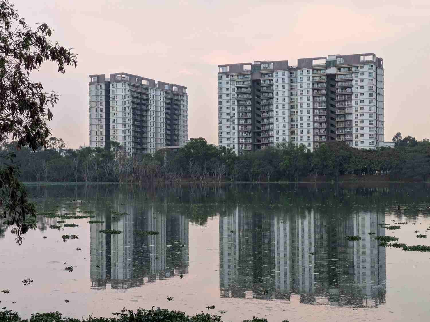 How Lakefront Living Supports Eco-Living and Water Security